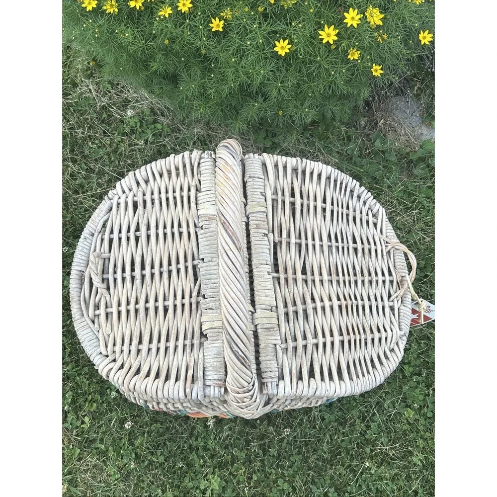 Bass Reflections Of America‎ Picnic Basket - Hand Painted Flowers